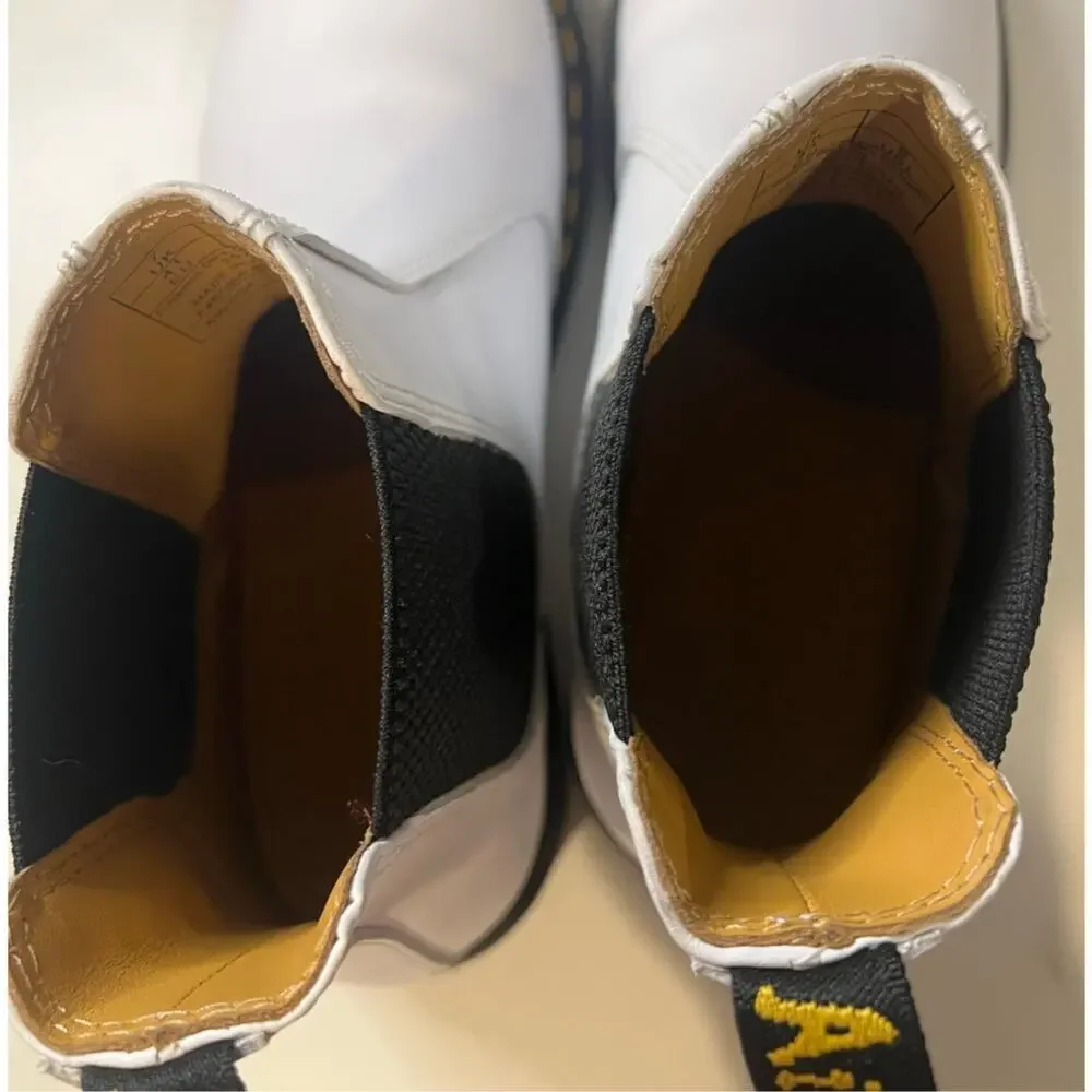 EUC Dr. Martens Chelsea Boots - Women's Size 9 - Picture 5 of 8